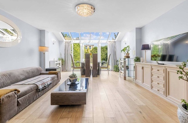 3BR Family Stay | Garden, Parking, Near Bluewater