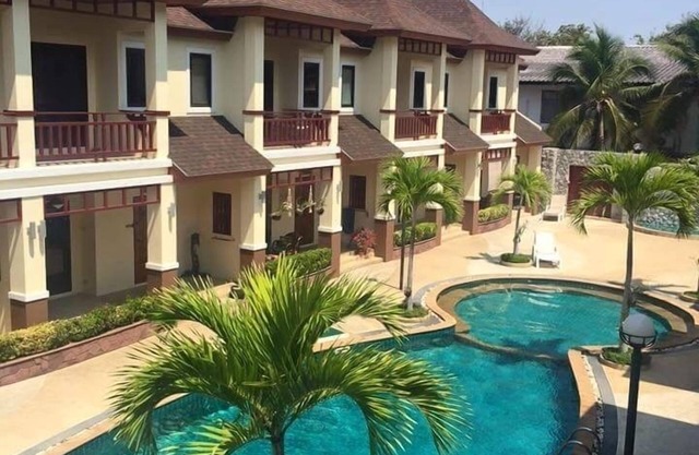 3BR Familia Adosado cerca de Cha Am Beach