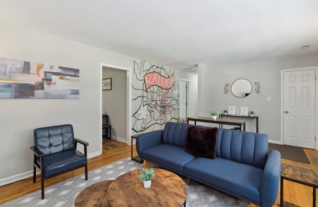 3BR Home+OfficeStandingDesk - 8min-> Downtown