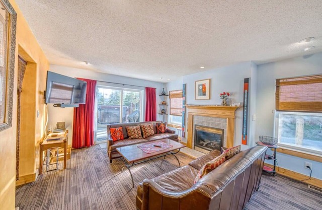 3BR - Hot Tub, Jacuzzi, Stunning Mt. Elbert Views
