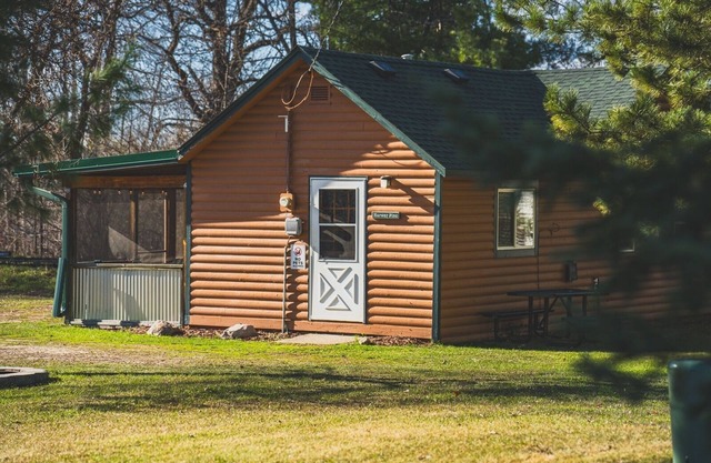 Noruega Gran cabaña frente al lago 3BR con lanzamiento privado y muelle