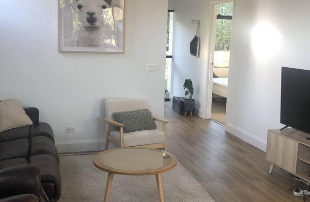 3BR Lindisfarne Townhouse near Cafes, Pub, Parks