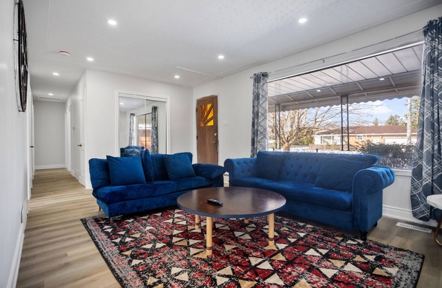 Newly renovated house in quiet neighbourhood near Victoria Hospital