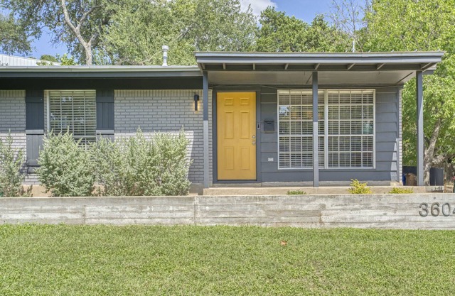 3BR Mid Century off S.Congress |Tesla Charger