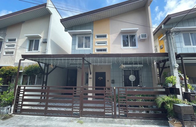 NUEVO 3BR casa de dos pisos.