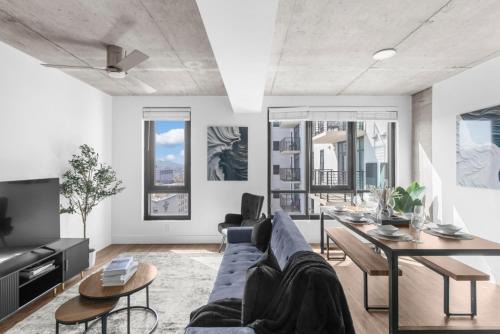 3BR Oasis with Skyline Views 12th Floor