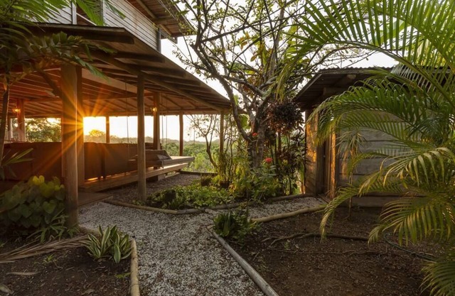 3BR Jungle Villa w/ Ocean View, Pool + Breakfast
