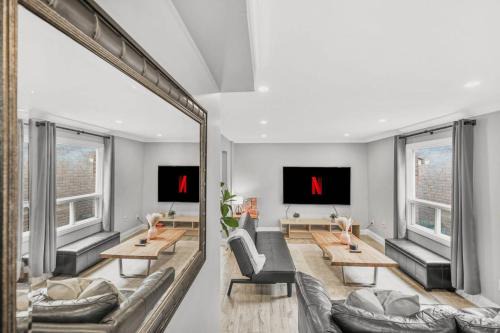 3BR Pickering Retreat with BBQ and Patio Delight