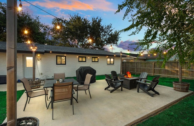 Sandy Feet Retreat Charming 3/2 Getaway Pets Ok, 15 Minutes to the OCEAN!