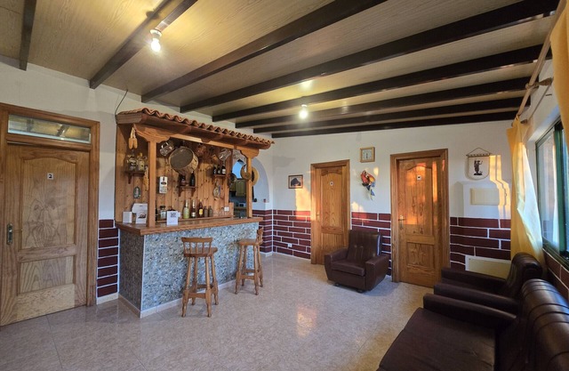 3BR Rustic House - Seaviews & Minibar