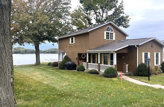 3BR Sandy Pond LAKE HOUSE | Dock | Fire Pit | Pets