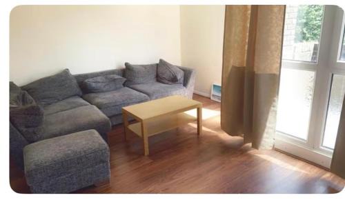 3br-Sleeps5-Balcony-CentralLondon-WS95