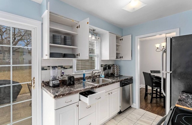 3BR, Spacious home w/ fire pit