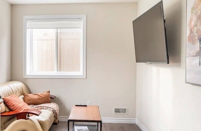 3BR Sunshine basement w separate entrance Waterloo
