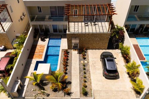 3BR villa, 4 bathrooms, private pool & a Free-Ford EcoSport 2018