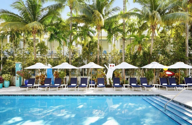 3BR Villas for Your Beach Getaway with Shuttle Service, Onsite Parking, Pools!