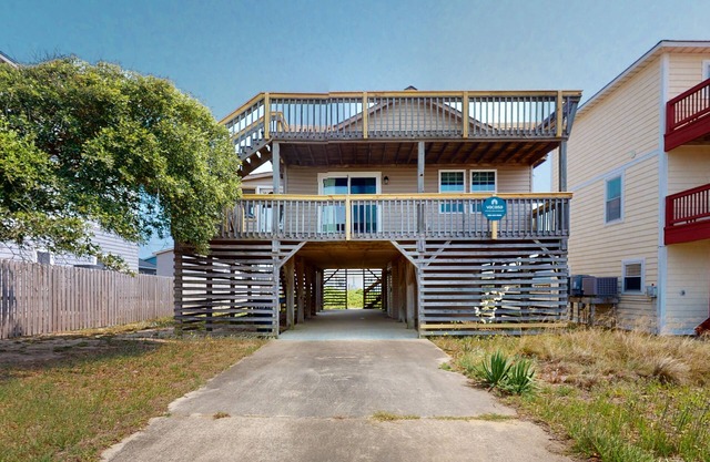 3BR with balcony, beach nearby, central AC, & W/D