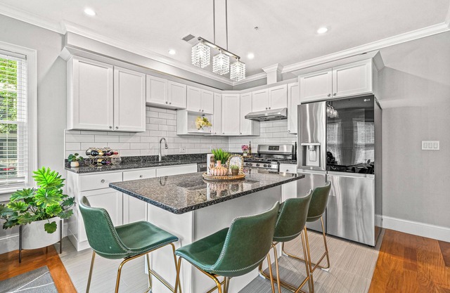 3BR2BA Retreat - 2min to Savin Hill Station