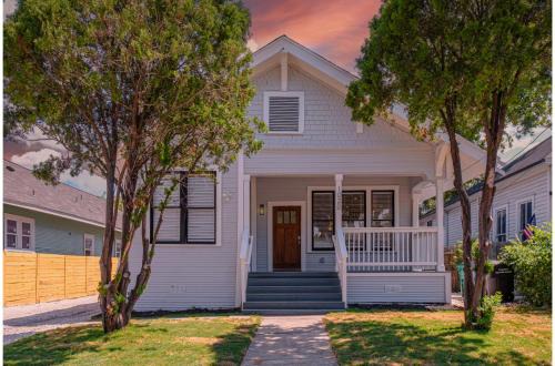 3BR3BA Urban Escape Just Minutes From Downtown