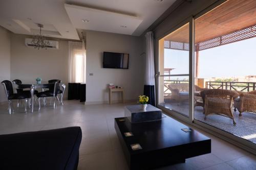 3BRS 2-min walk to beach l Seaview - Free WIFI