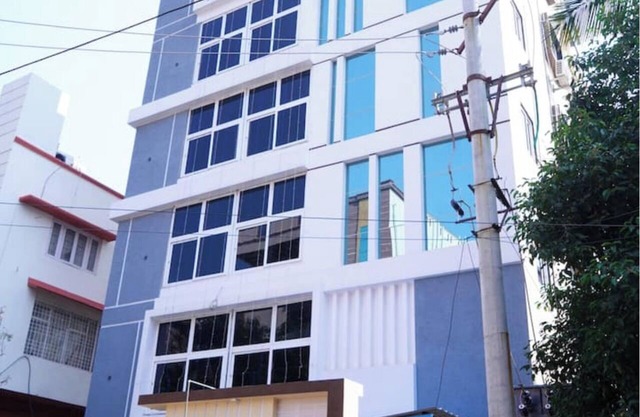 3rd floor Beautiful 3 bedroom apartment with beach view