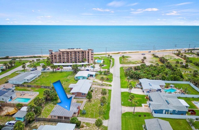3rd House from the Beach! Family-Friendly Home, Just 2-Min Walk to Ormond Beach.