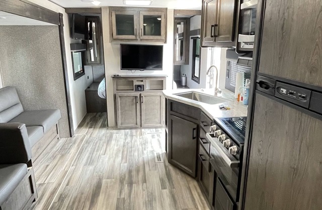 3RV/ parking/Netflix/ private/excellent location