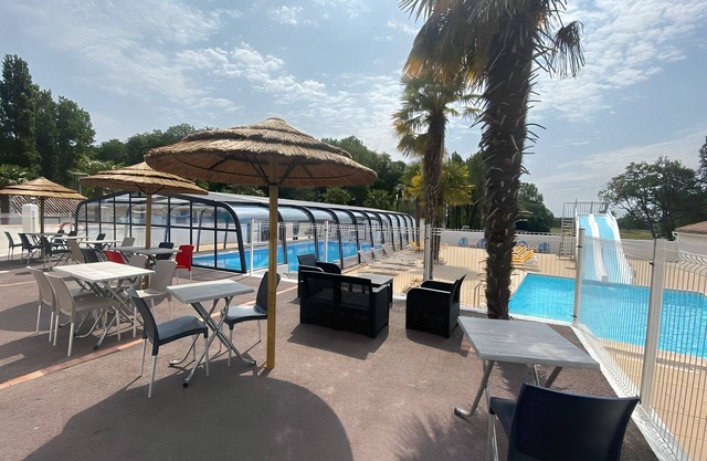 4/6 berth mobile home on a campsite in Notre Dame de Riez (85)