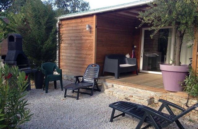 GRAN CHALET DE MADERA CON AIRE ACONDICIONADO CERCA DE ALGAJOLA PARA 6 PERSONAS MÁXIMO