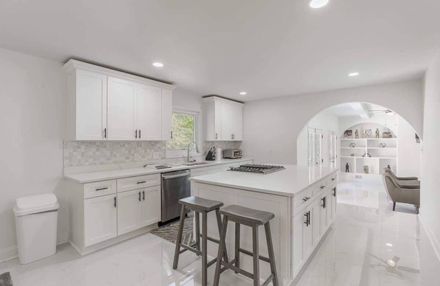 4 Acres, Professionals, King, 5 TVs, Fast Wi-Fi