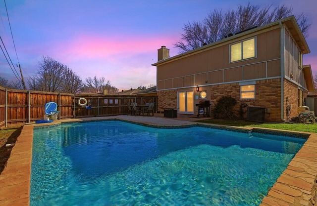 4-BD Home with Stunning Backyard Pool Oasis