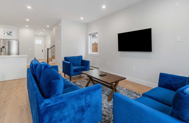 4 BD Lovely Family home in Delta!