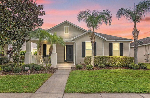 4 Bed 3 Bath South Facing Pool Home with Spa 4986TV
