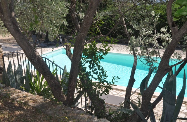 4 habitaciones, 4 baños, ladera provenzal, villa nr, pueblo medieval, piscina climatizada, aire acondicionado