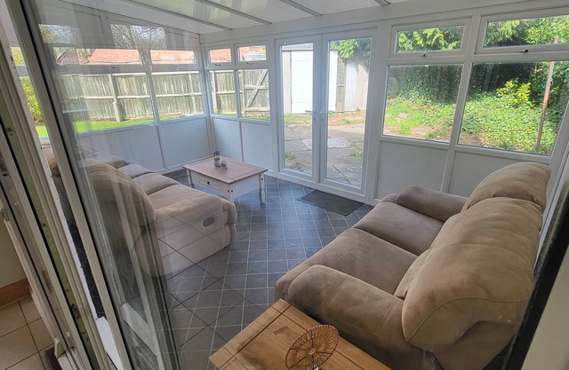 4 Bed Family Home, Warwick Uni walking distance, 4 Parking bays