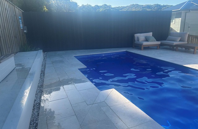4-Bed Home, Pool, BBQ & Theater