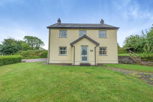 4 Bed in Dihewyd oc-f32351