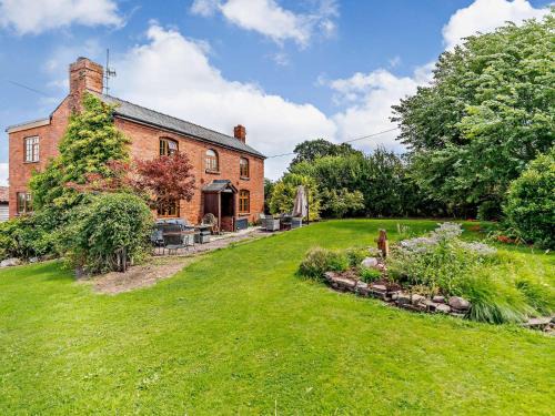 4 Bed in Hereford 44213