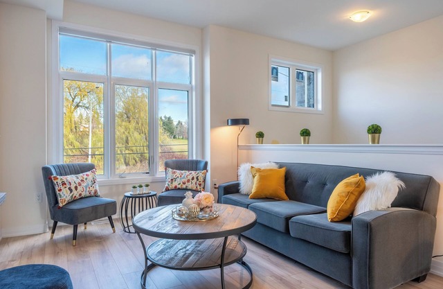 4 Bed Room Cozy Getaway in Richmond Hill