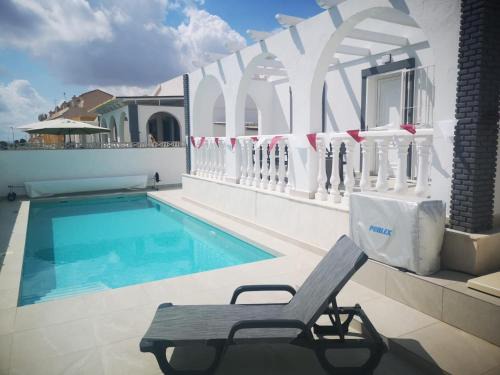 4-Bed Villa La Vita e Bella-Private Pool & Terrace