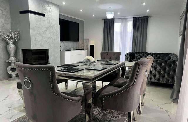 4-Bed Villa Retreat - Bbq, Garden & Stunning Views