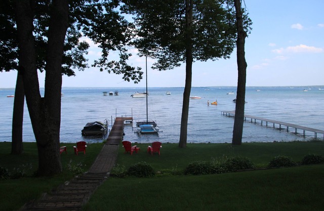 4 Bedroom 110 FT Lake Front on Beautiful Higgins Lake