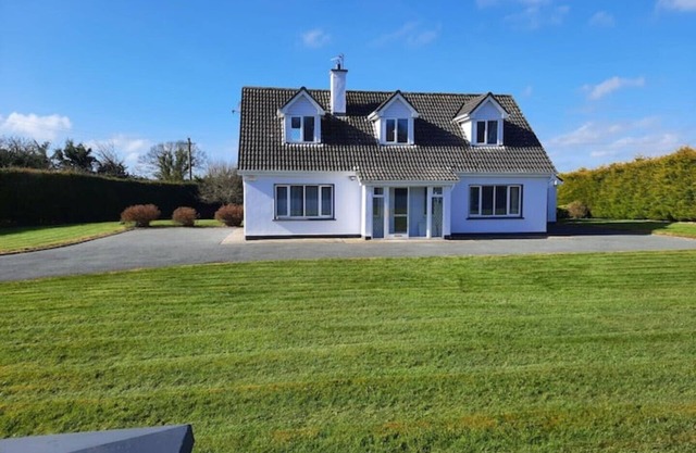 4 Bedroom, 15 min to Limerick city Quiet Retreat.