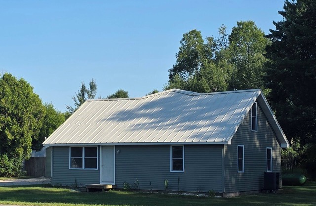 4-bedroom, 2 full bath home centrally located in beautiful Benzie County