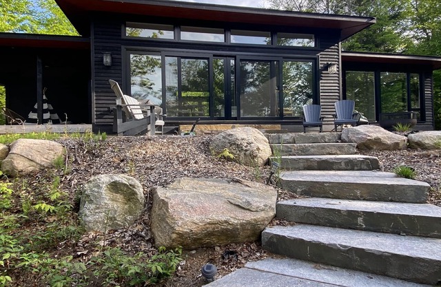 4 bedroom 3 bath cottage retreat on Big Whitefish Lake