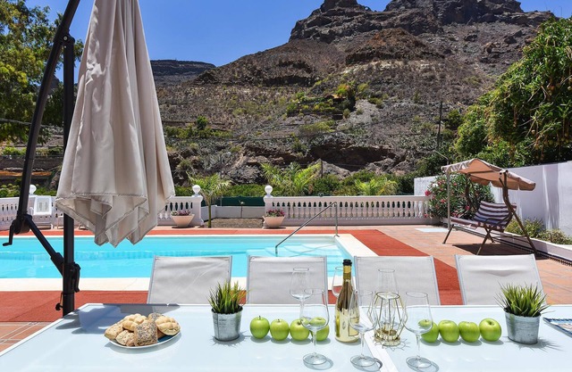 4 bedroom accommodation in Cercado De Espino