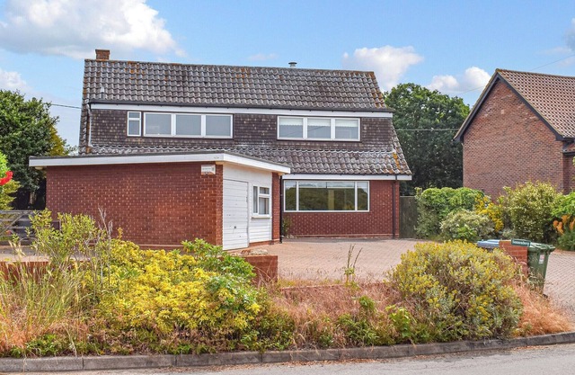 4 bedroom accommodation in Levington, near Ipswich