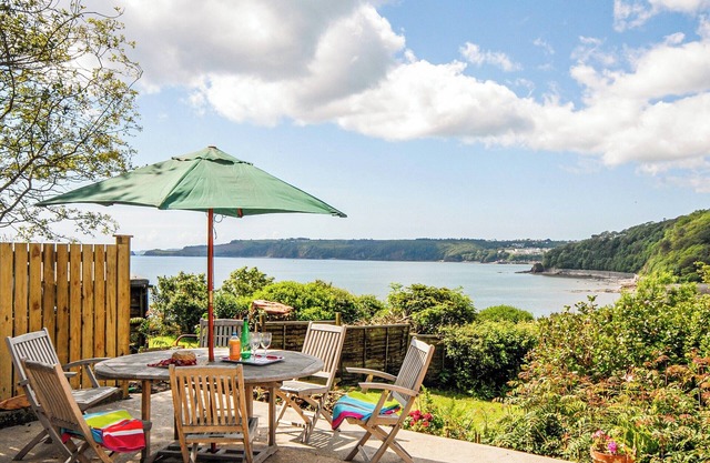 4 bedroom accommodation in Wiseman’s Bridge, near Saundersfoot