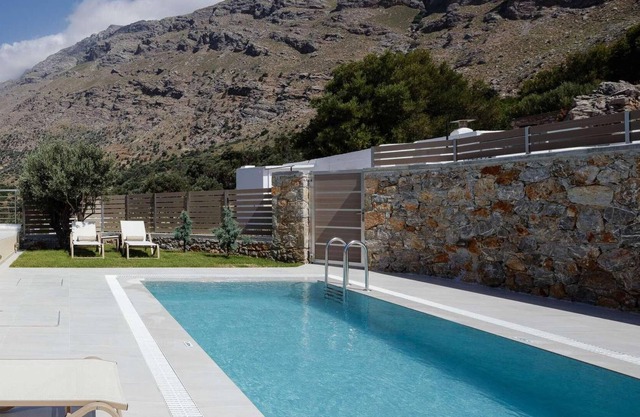 4 bedroom accommodation in Aghia Galini