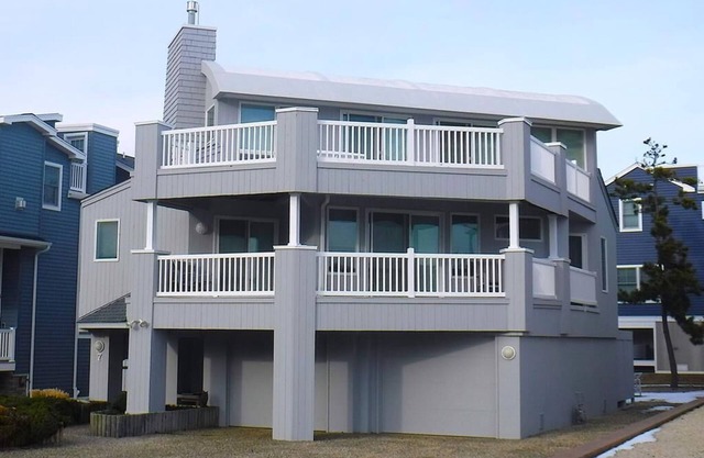 4 bedroom accommodation in Harvey Cedars
